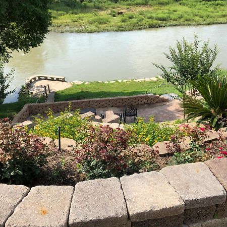 The Perry Riverhouse Bastrop Bagian luar foto